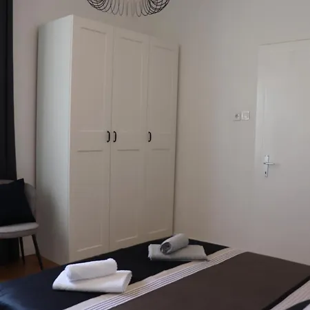 Luxury Apartment Lukas Orebić Extérieur photo