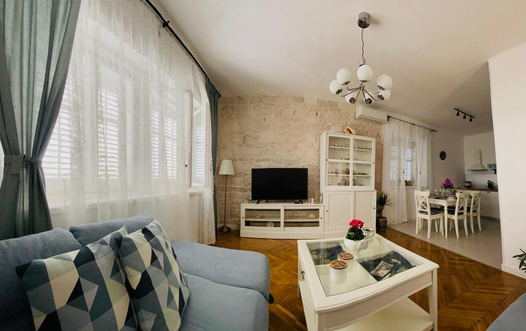 Luxury Lukas Apartment *